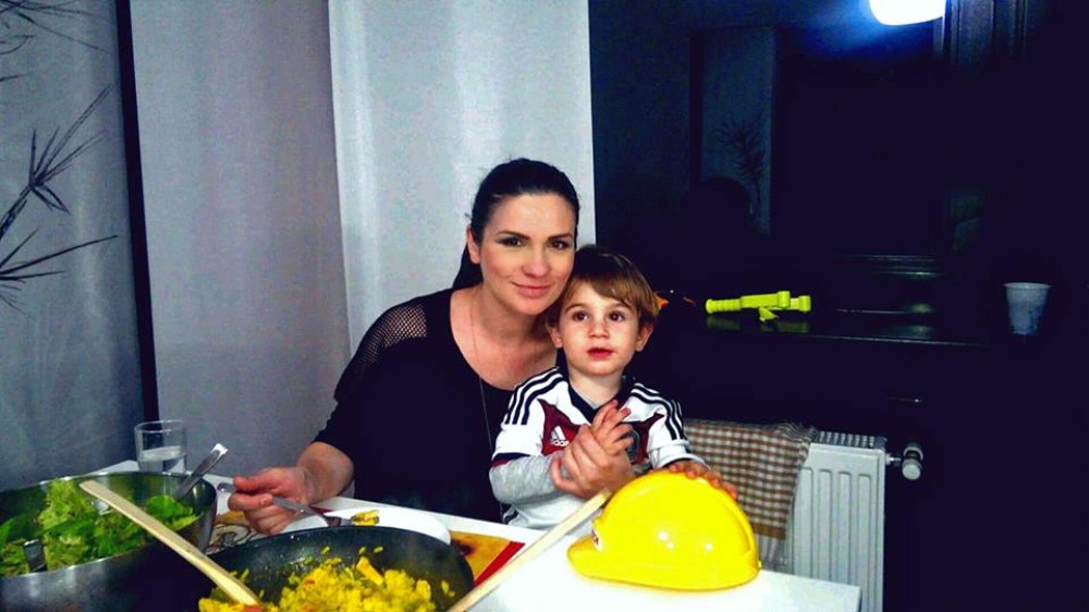 Ellie White face inghetata bio pentru baietelul ei