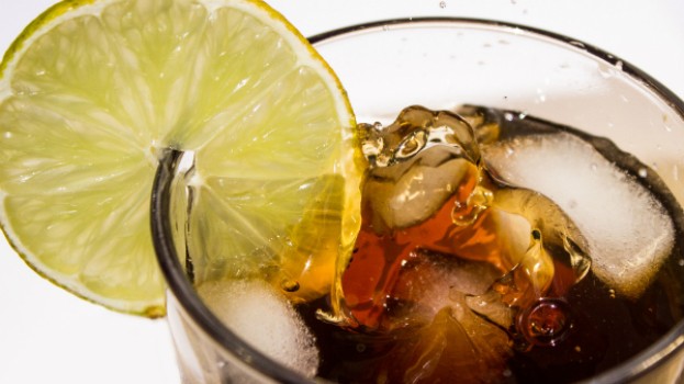 Experiment cu dublu sens: Cum îi convingi pe copii să nu mai bea Cola