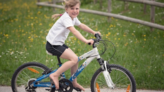 7 beneficii mai puțin cunoscute ale mersului cu bicicleta pentru copii