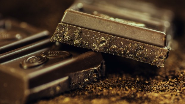 Ciocolată care se albeşte nu este dăunătoare pentru copii. Care sunt însă cauzele albirii
