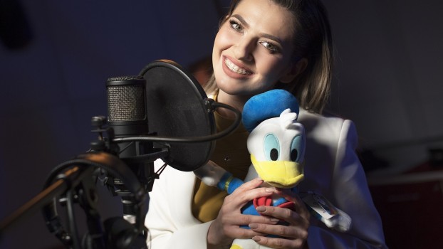 Lidia Buble interpretează coloana sonoră din serialul “Povestirile Rățoiului”, la Disney Channel