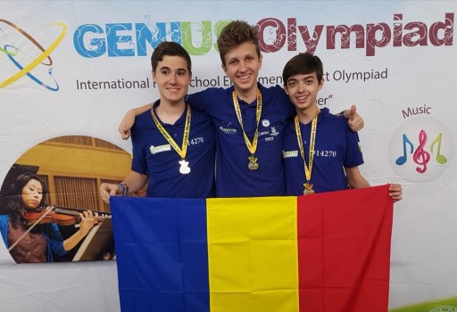 3 liceeni din echipa Quantum Robotics au câștigat medalia de aur la competiția Genius International High School din Oswego
