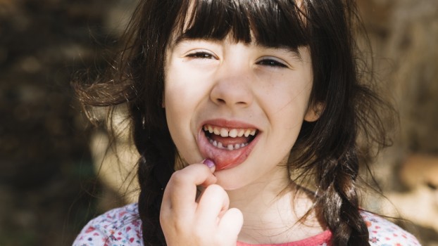 Dinții de lapte ai copiilor: În ce situații pot salva viața celor mici?