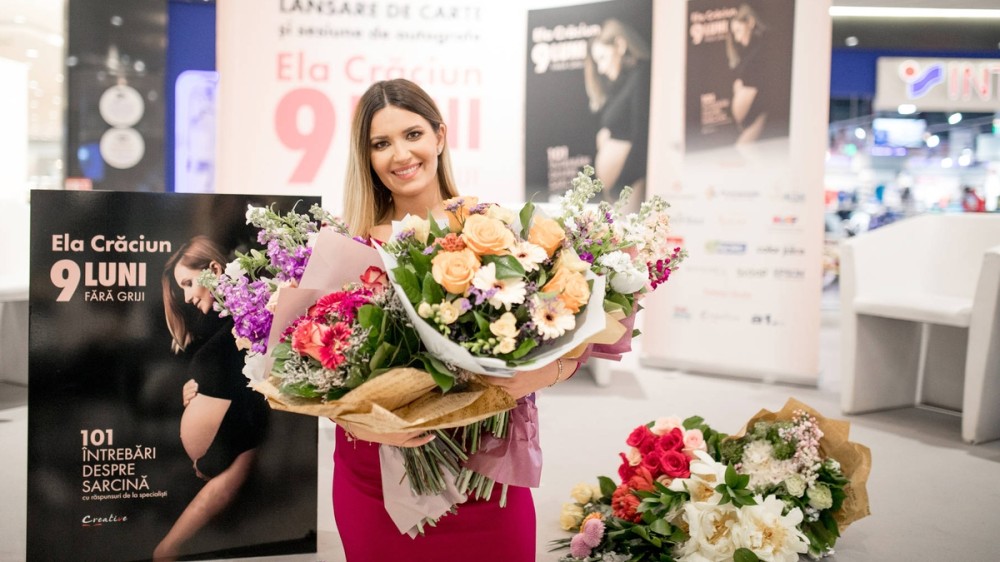 Ela Crăciun a lansat prima sa carte, „9 luni fără griji”