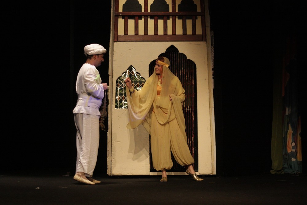 Invitatie la teatru: Pinocchio şi Lampa lui Alladin, la Grand Cinema